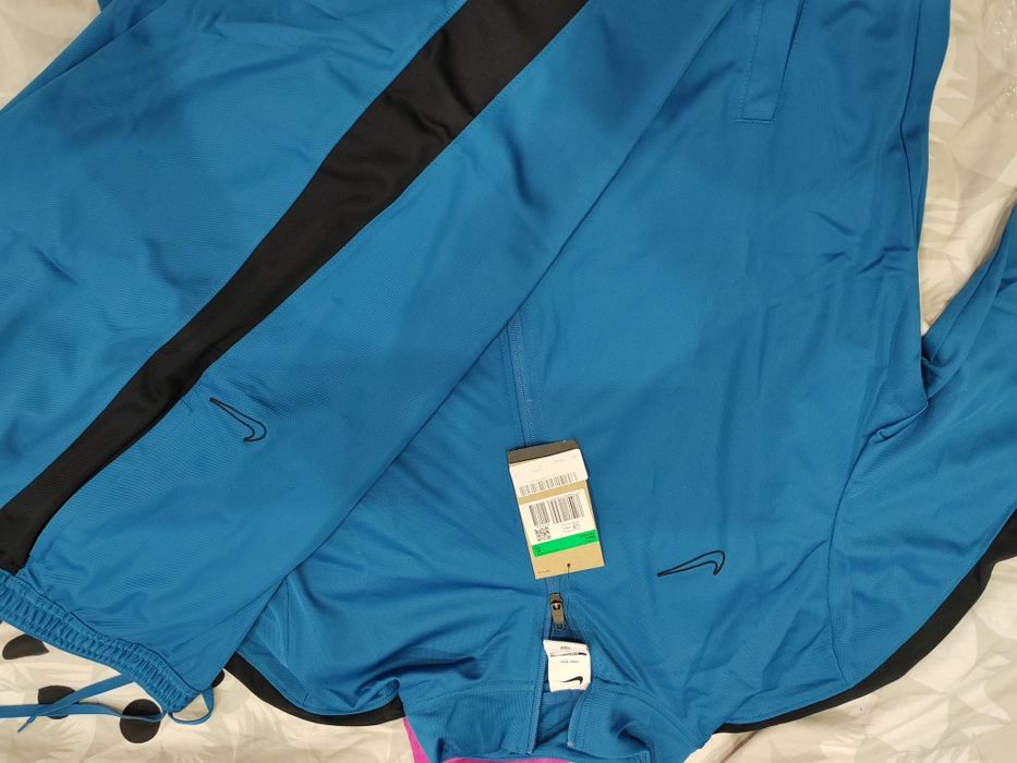 Нови екипи nike L и XL размер