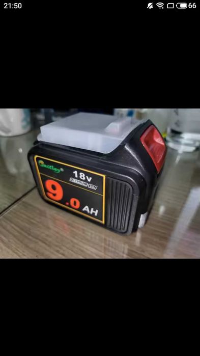Продавам Dewalt литиева 18V 9Ah батерия