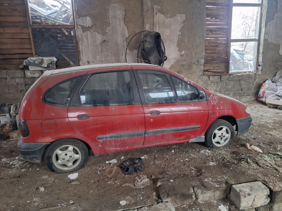 Продам машину рено сценник