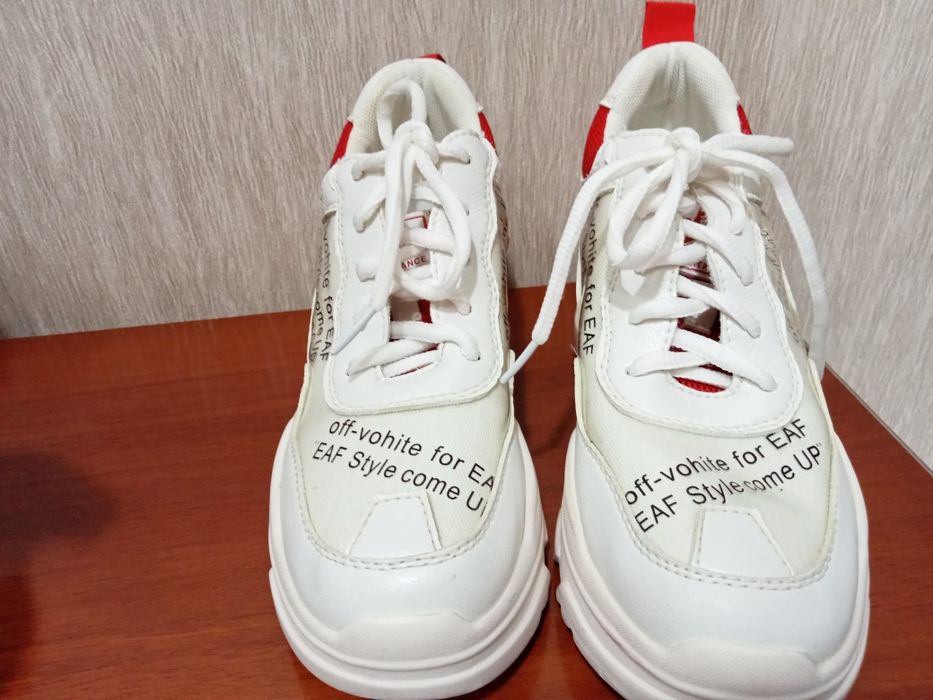 обувь женская, кроссовки