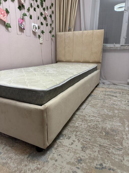 Продам кровать полуторка