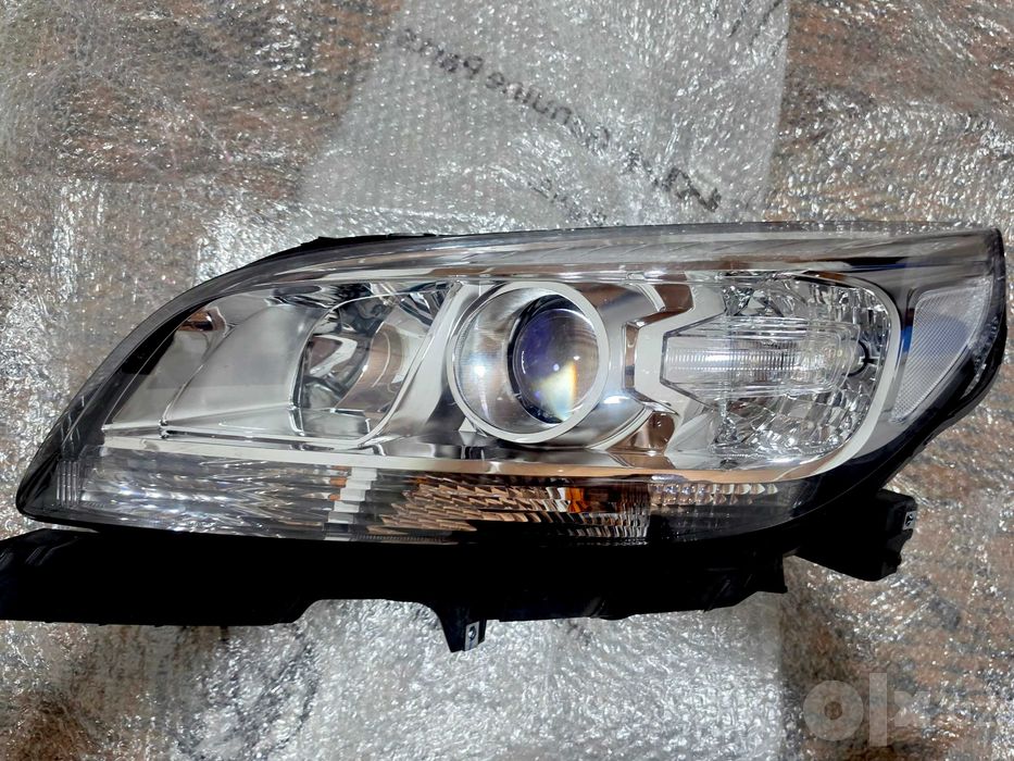 Продам оригинальные передние фары для Chevrolet Malibu 1
