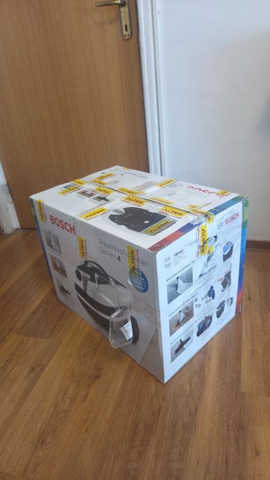 Aspirator cu spalare BOSCH AquaWash&Clean BWD421PET, 5l, 2100W, negru-rosu