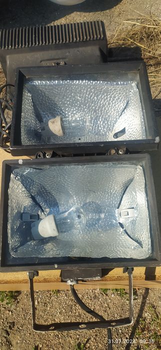 Продам фонари освещения.