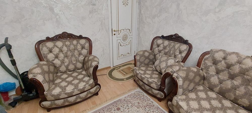 Диван с креслами