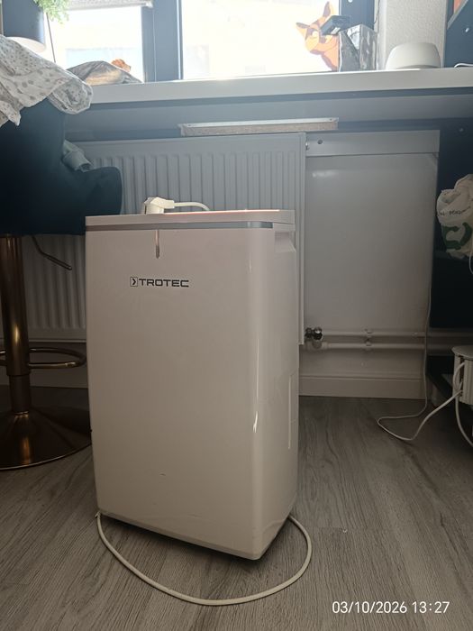 Dezumidificator Trotec TTK72E, 24l/zi, Debit 195mc/h, Pentru spatii de pana la 50mp, Display, Timer, Higrostat, Uscare rufe