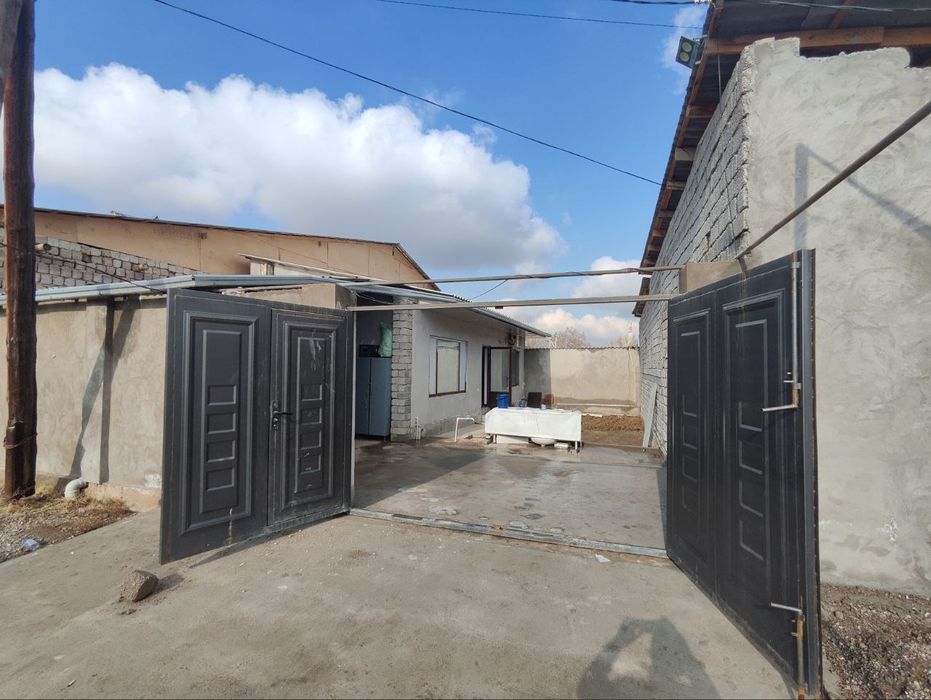 Уй сотилади. Срочно Урта чирчик хокимятига якин жой к