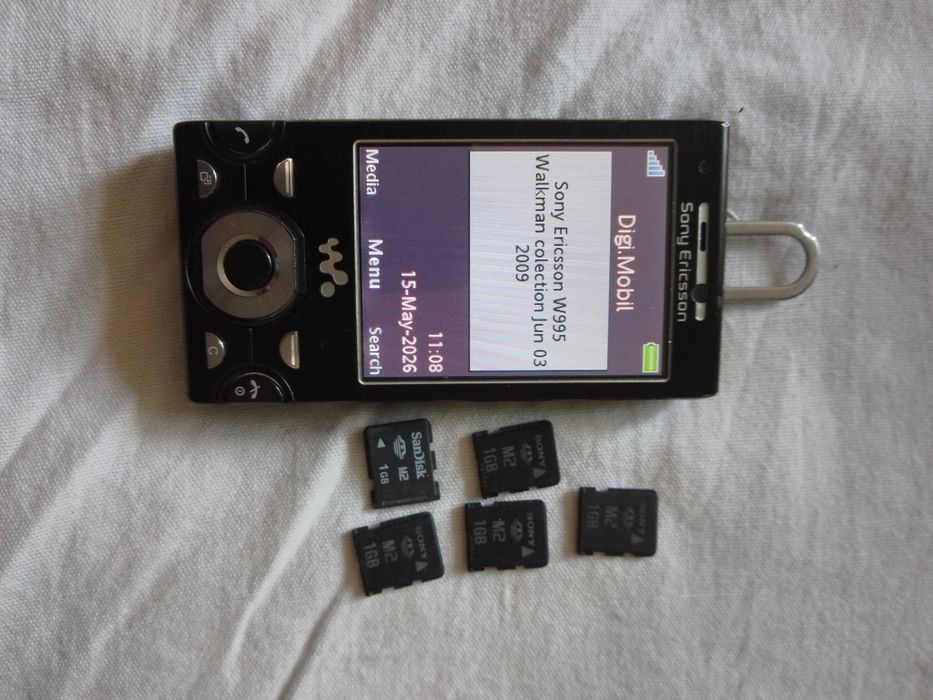 Sony Ericsson W995 preț 200 lei