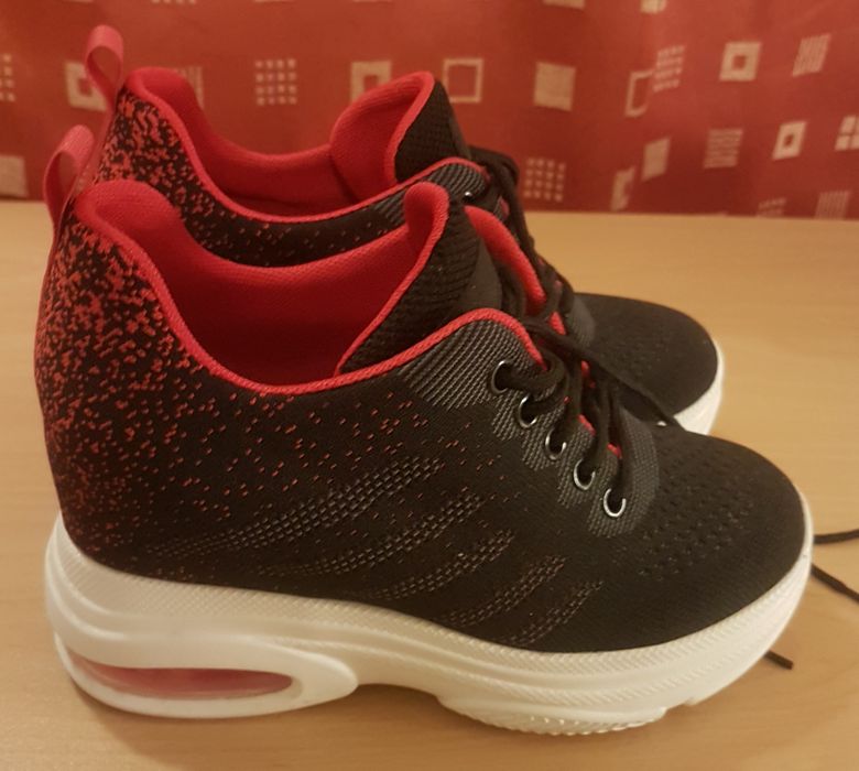 Боти, чехли, маратонки