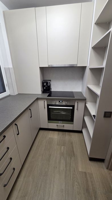 Inchiriez apartament str Abator Floresti