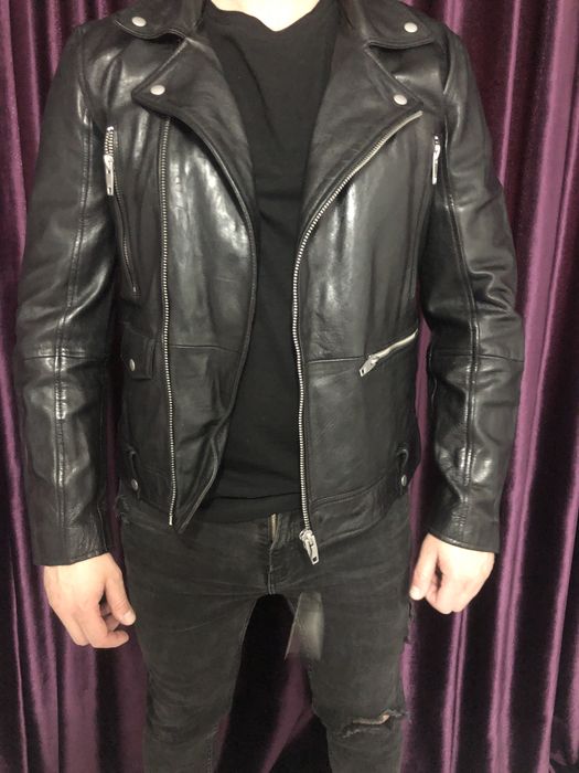 Vând geaca piele Zara man ,biker
