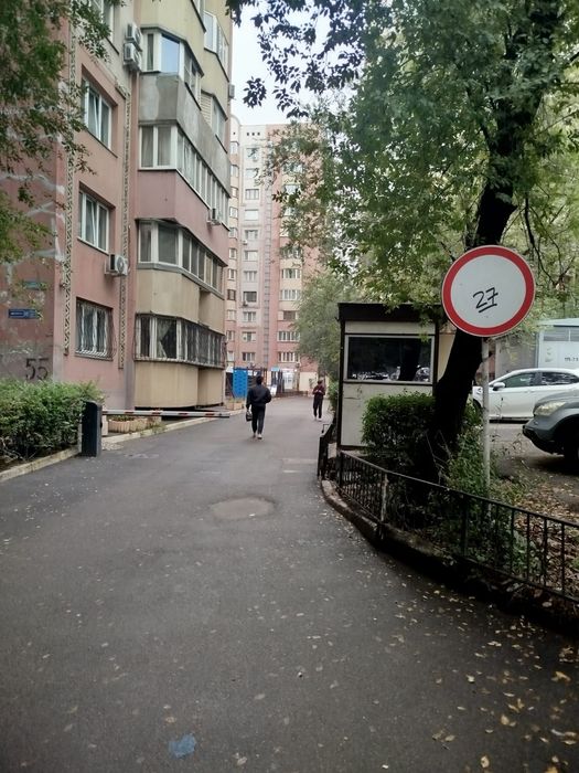 1-но комнатная 50 кв торг есть
