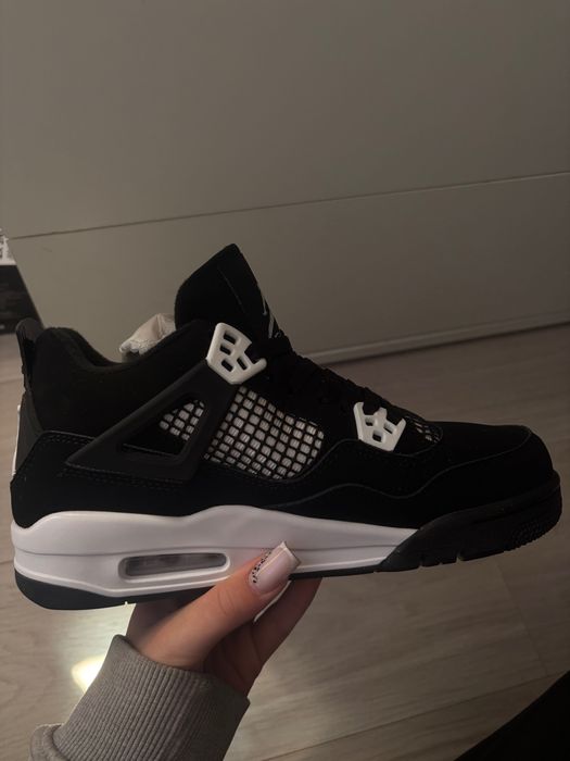 adidasi jordan 4 white thunder marimea 39