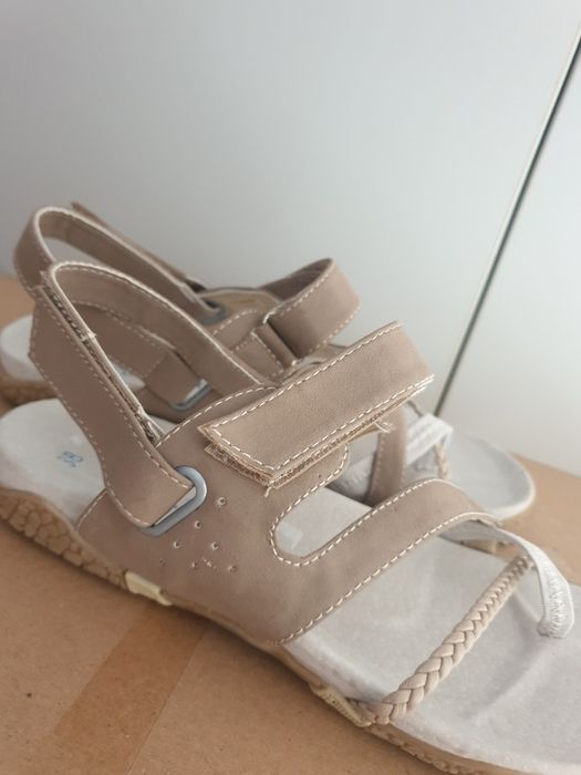 Sandale marimea 38