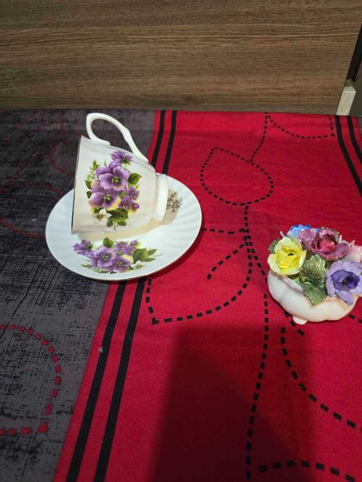 Порцеланови двойни сетове с месеци