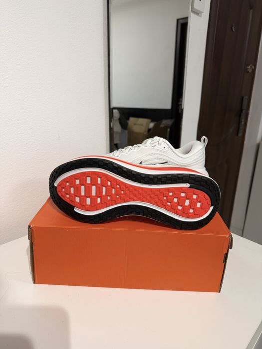 Nike Vomero Plus White Black Bright