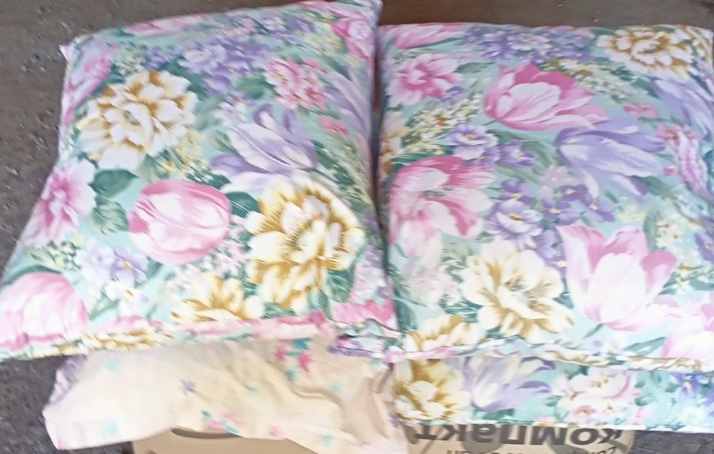 Продам подушки перьевые