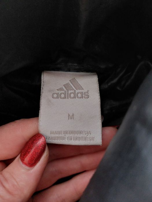 Продам куртку адидас оригинал