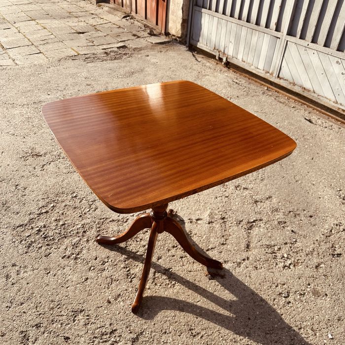 Шведска винтидж маса – mid-century, в стил Carl Malmsten