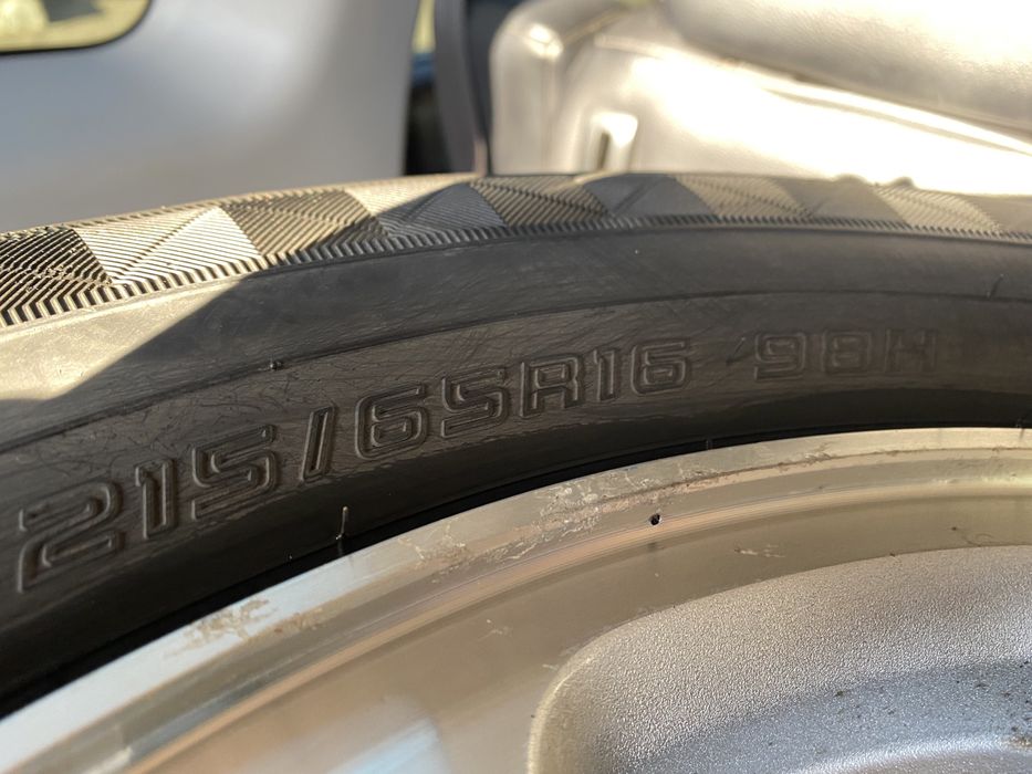 Продам комплект шин