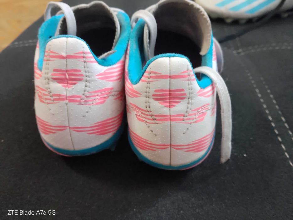 Бутонки адидас 32  номер