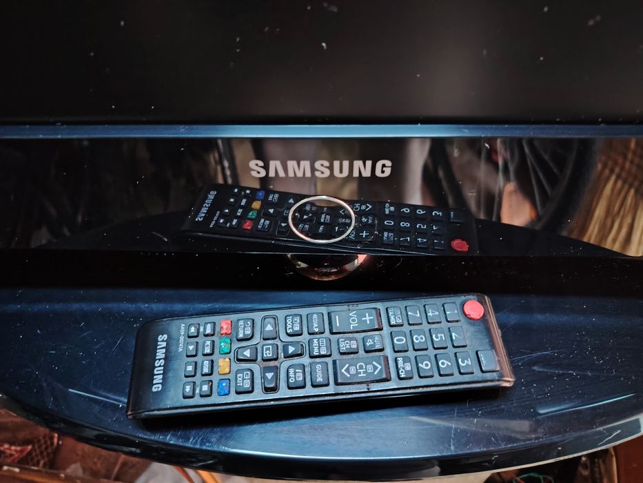 Телевизор 26" работещ