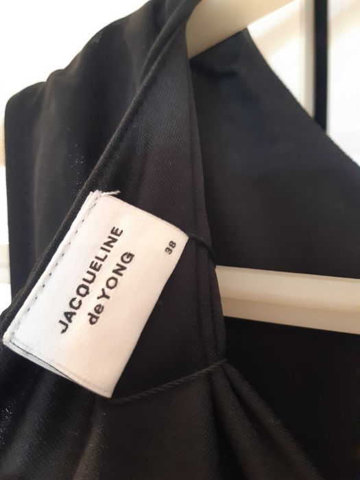 Продавам дамски рокли