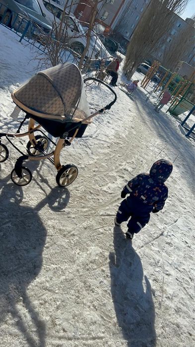 Продаю коляску.
