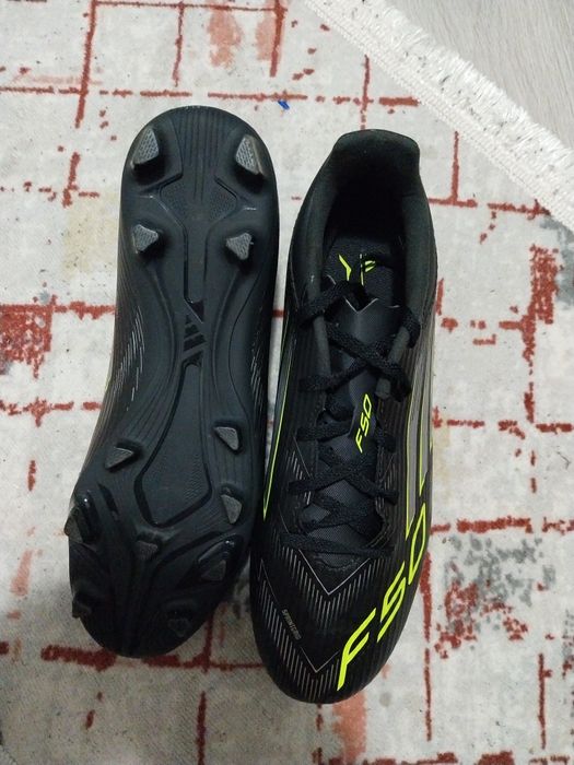 Ghete de fotbal F50