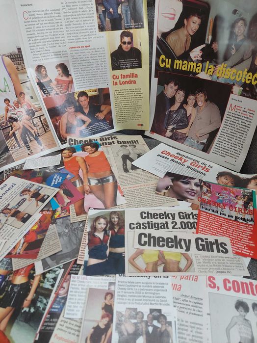 Colectie de articole cu trupa The Cheeky Girls