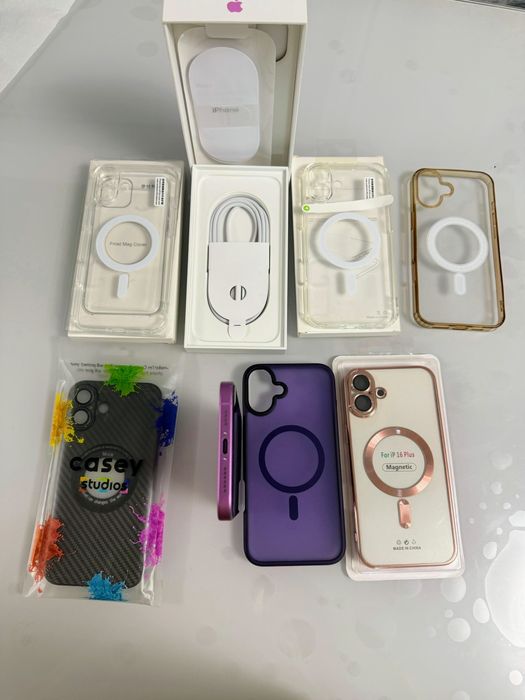Vând iPhone 16 PLUS 256 GB Roz (Pink) garantie activa, 100% baterie si ExtraFull accesorii