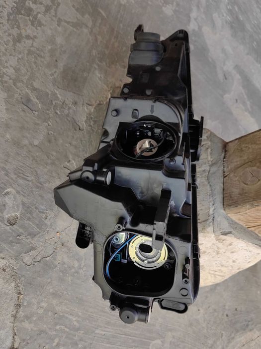 Фар Audi A4 B9 LED Bi-Xenon десен/Фар Ауди А4 Б9 ксенон/Фар Audi A4 B9