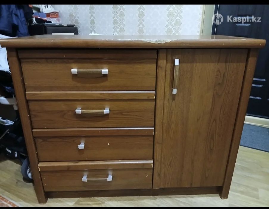 Срочно продам шкаф и комод!