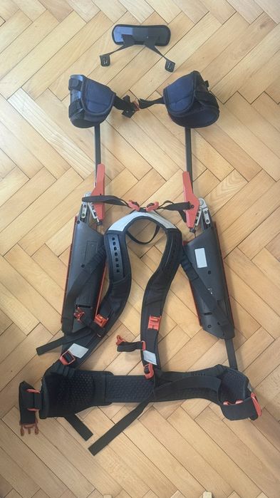 Hilti Exo-S раменен екзоскелет за работа над глава