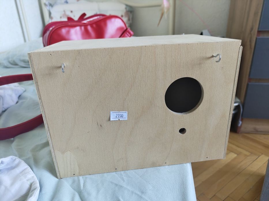 продам клетку для птиц / попугаев + дупло