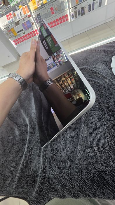 iPad Pro 12.9 m1 (5 поколения)