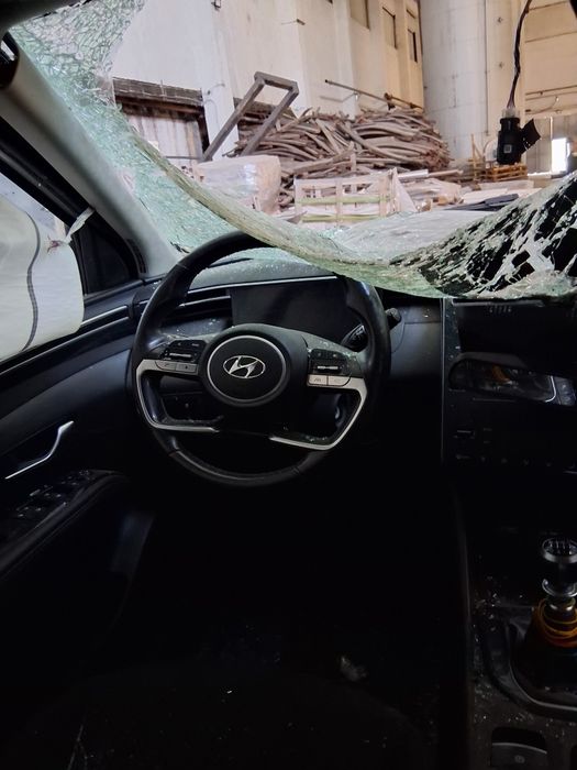 Tucson avariat motorul pornește cutia este ok