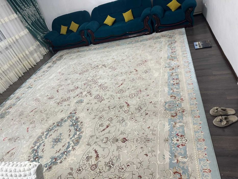 Ковер в идеальном состояний