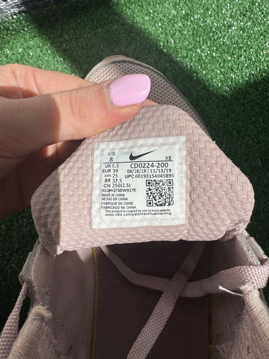 Розови маратонки Nike