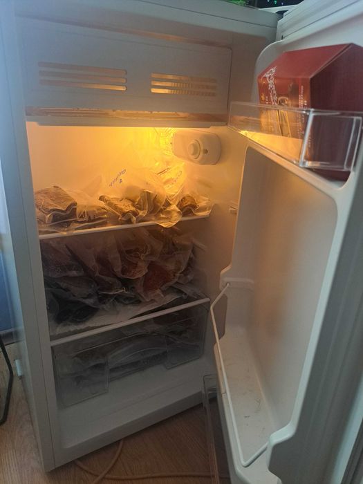 Малък хладилник CRAWN