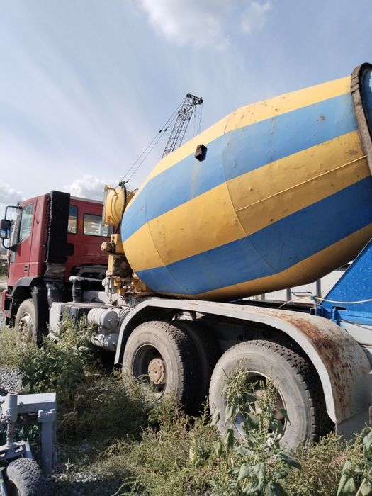 Продам автомашину миксер.