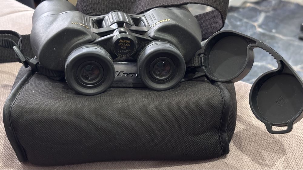Продам биноколь NikonА 211