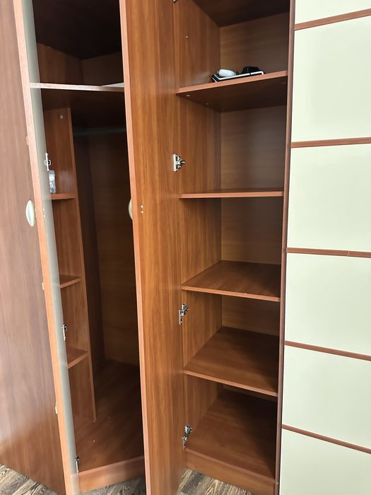 Продам шкаф - гардероб