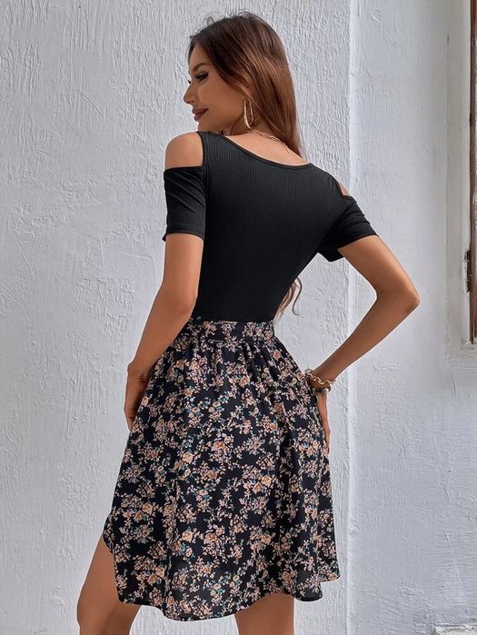 Черна рокля с цветя