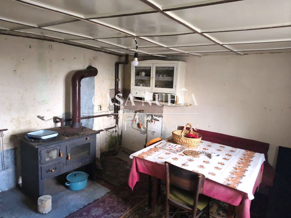 Къща в гр.Перник, кв.Бела вода