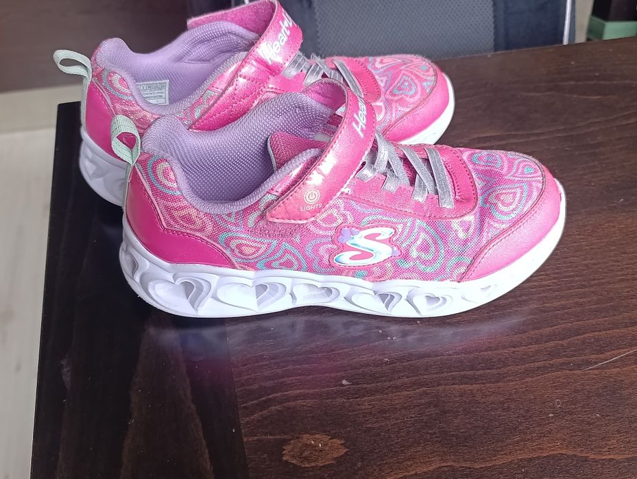 Светещи маратонки Skechers, 36 номер