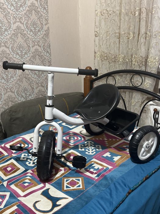 новый детский трёхколёсный велосипед