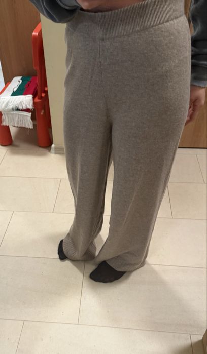 Вълнен дамски панталон Benetton