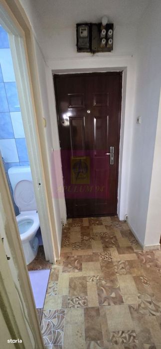 Apartament 3 camere de vanzare in Campina