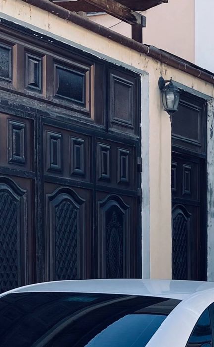 Darvoza kichkina eshigi aloxida